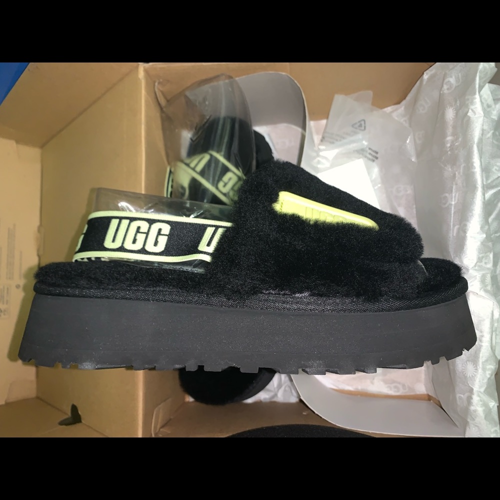NEW Ugg slides black and neon